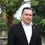 Dr. Óscar Julián